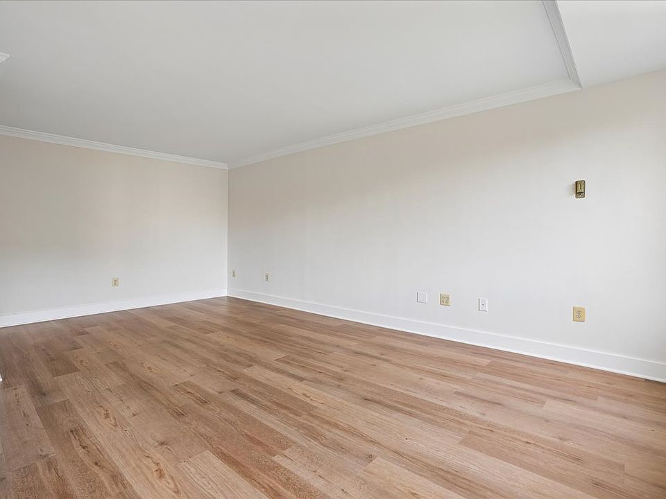 1st image of 4000 Tunlaw Rd NW APT 1003