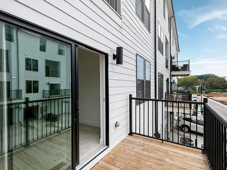 1204 S Person St #101 — Photo 20