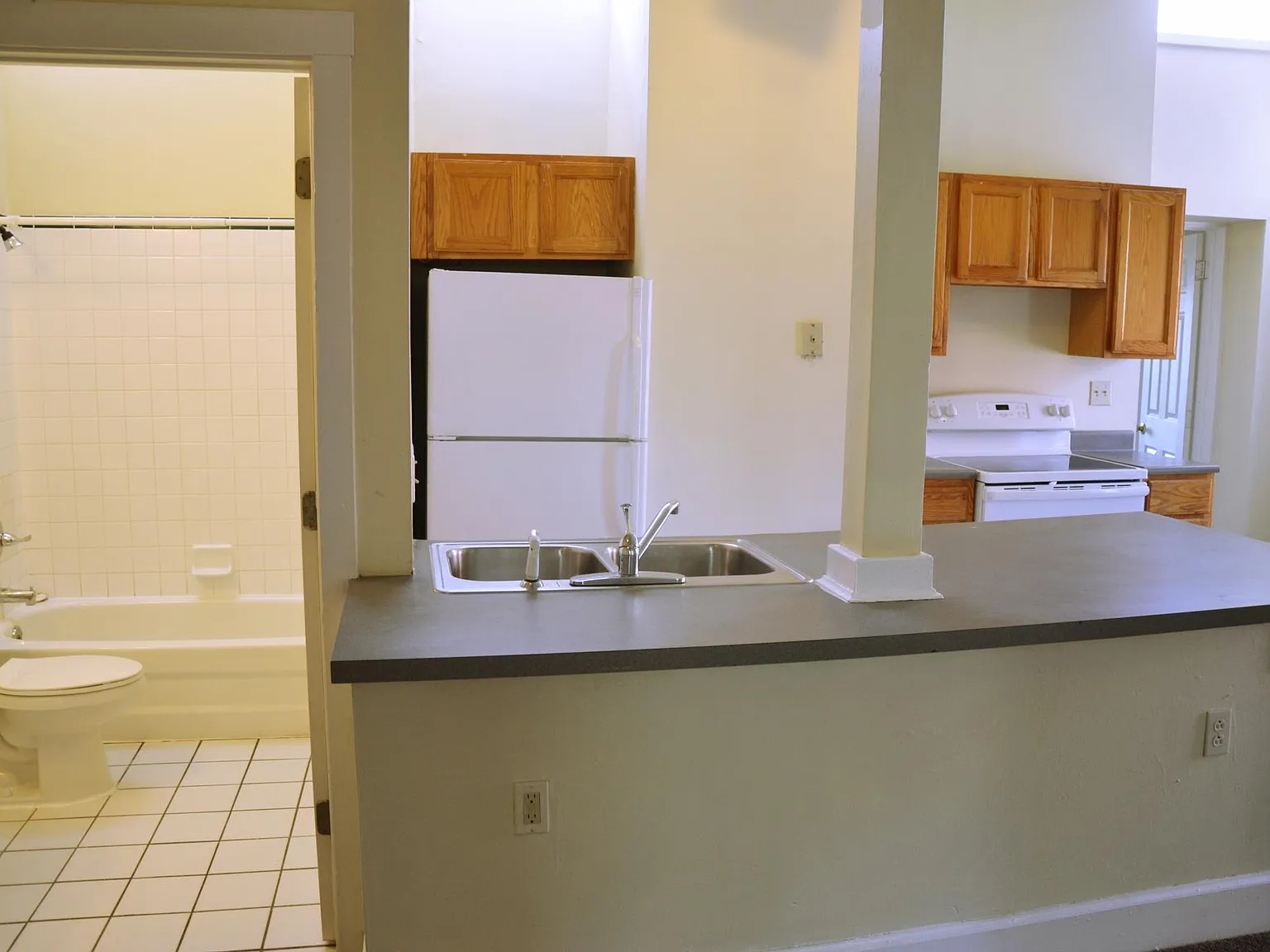 2 bed, 980 sqft, $1,195 — Photo 4
