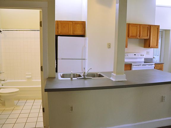 4th image of 445 W McMicken Ave APT 2R
