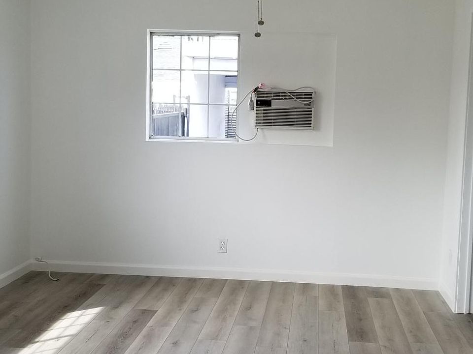2nd image of 543 S La Verne Ave