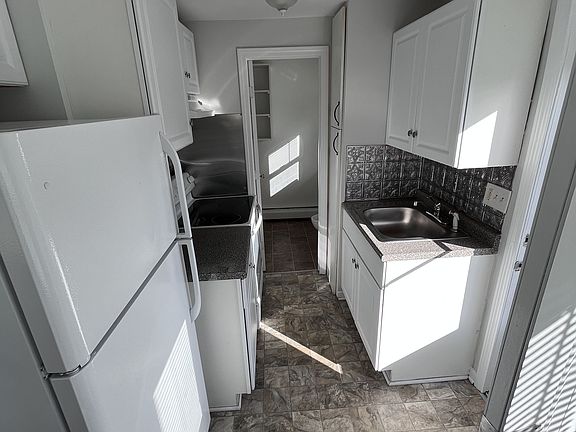 5th image of 72 Richards St #74