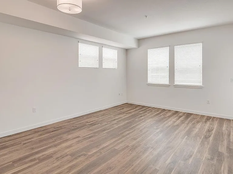 Deer Creek Apartments — Photo 17