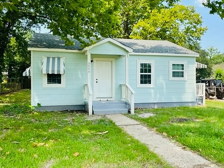 3577 Mission Dr — Photo 4