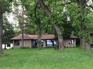 3811 E Lake Shore Dr, Wonder Lake, IL 60097