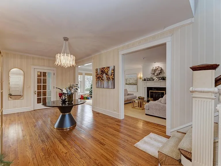 1499 Sheridan Rd — Photo 2