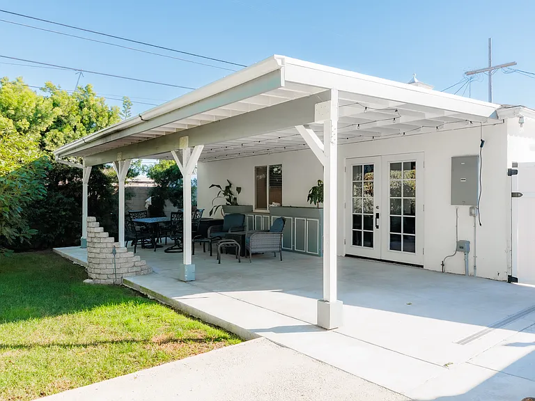 10208 S Hobart Blvd — Photo 28