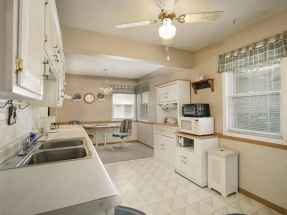 4th image of 626 County Road C W