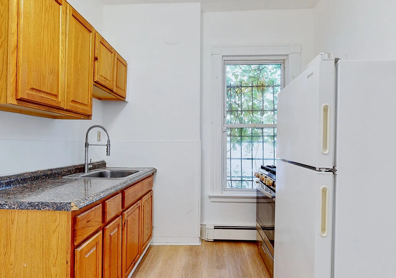 Spacious 1BR Apartment Near Yale Remodeled & Convenient! — Photo 3