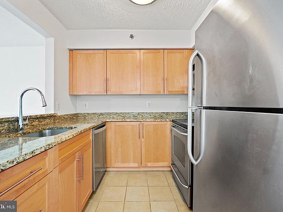 5th image of 10101 Grosvenor Pl APT 903