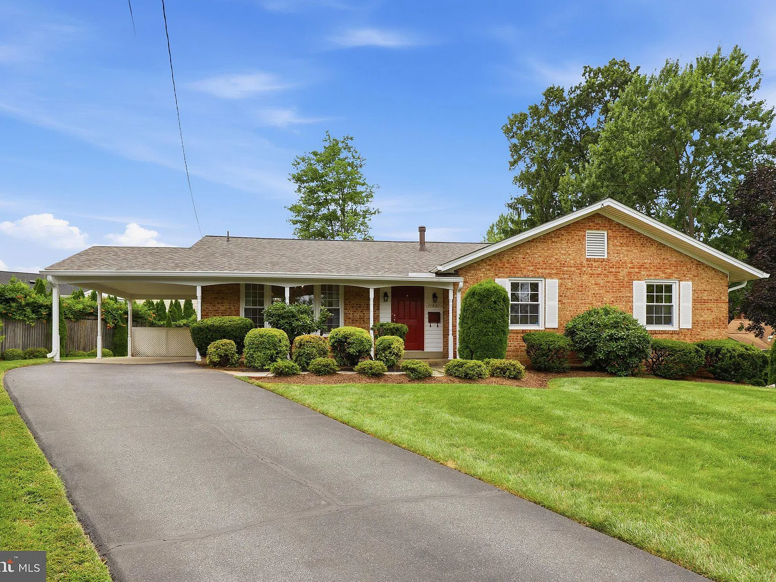 4 bed, 3.0 bath, 2142 sqft, $4,200 — Photo 1