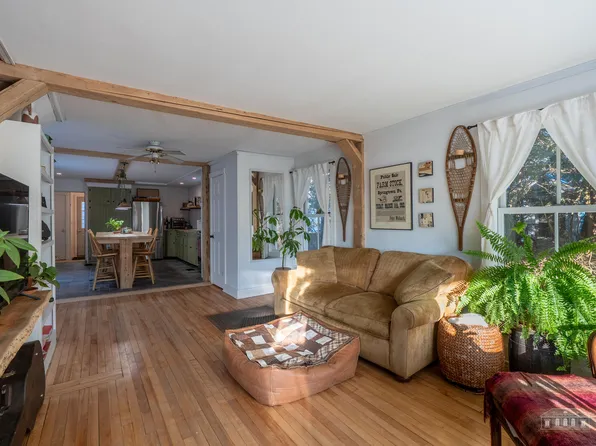 1287 Pine St, Saranac Lake, NY 12983