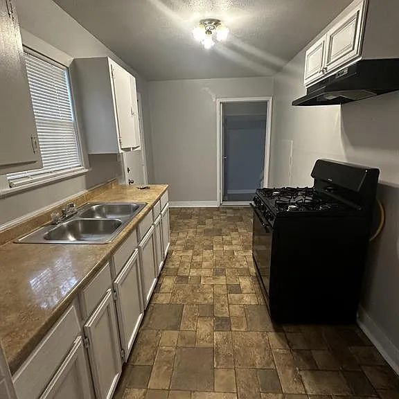 4510 Abilene St — Photo 4