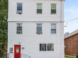 21-21-21A Dacia St, Dorchester, MA 02125