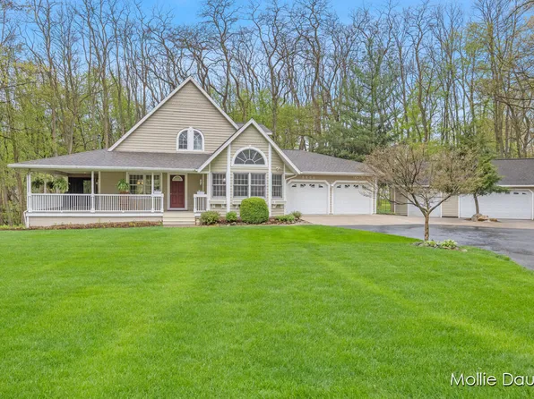 3530 Sunset Blf NE, Rockford, MI 49341