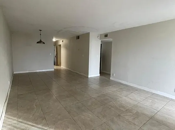 2017 NW 46th Ave APT 302, Fort Lauderdale, FL 33313