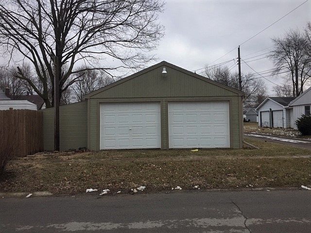 2nd image of 401 E 14th St