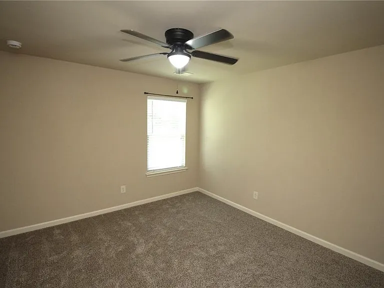 1317 Castleberry Dr — Photo 22