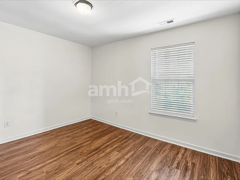 1513 Cardinal Ln — Photo 18