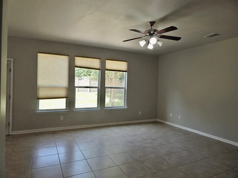 1110 Willowbrook Dr — Photo 28