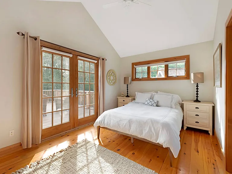 12 Yew St — Photo 15
