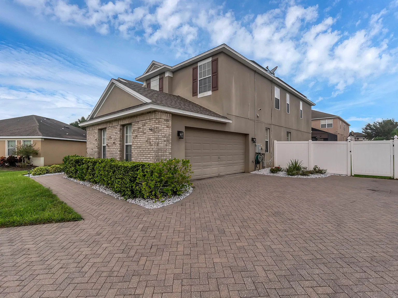 5 bed, 3480 sqft, $3,600 — Photo 2