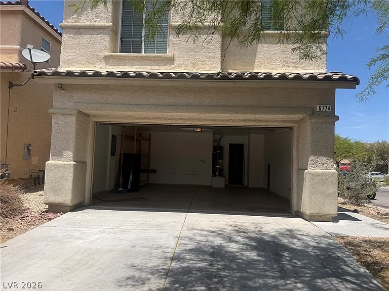 6774 Antique Oak Ct — Photo 2