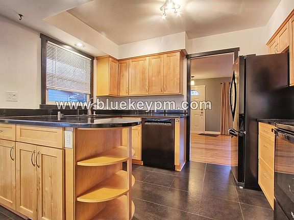5th image of 108 NW 41st St