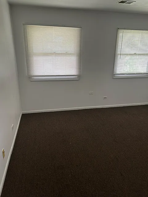 2 bed, 1000 sqft, $1,600 — Photo 2