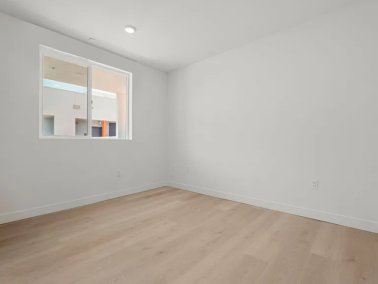 The Rosenell — Photo 144