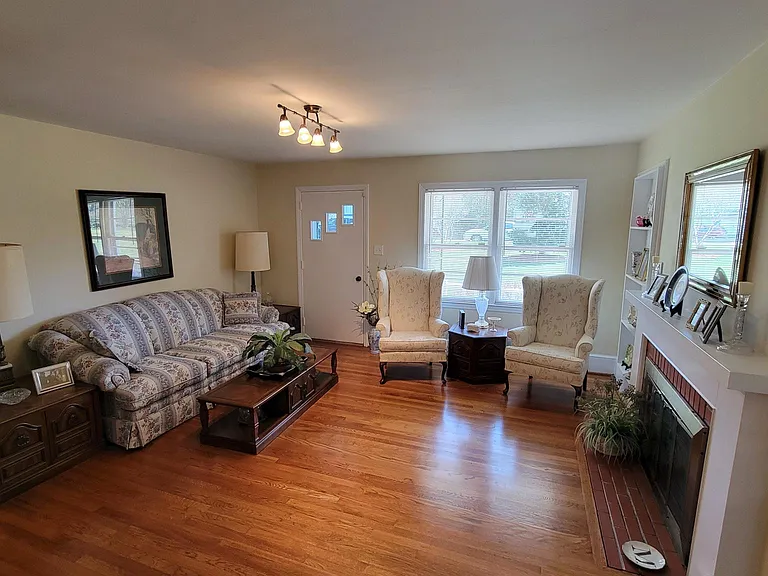 218 Wilmot Dr — Photo 11