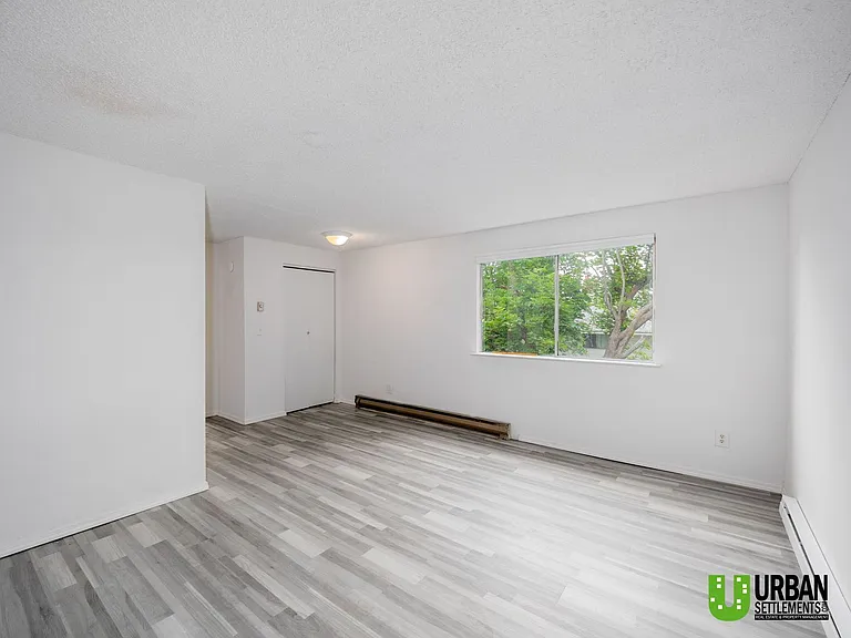 1717 E Mission Ave — Photo 2