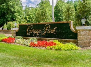 81 Deep Valley Ln, Hendersonville, NC 28791
