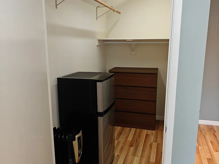 1512 Mariposa Ave — Photo 5