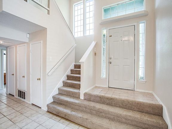 4th image of 2520 Park Valley Dr