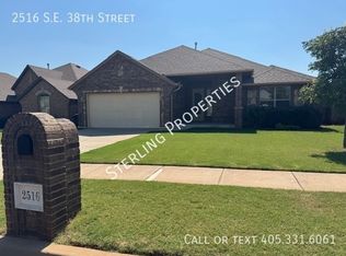 2516 SE 38th St, Moore, OK 73160