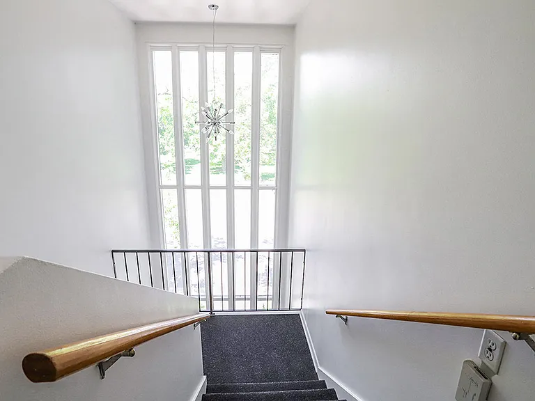 Kent Apartments — Photo 11