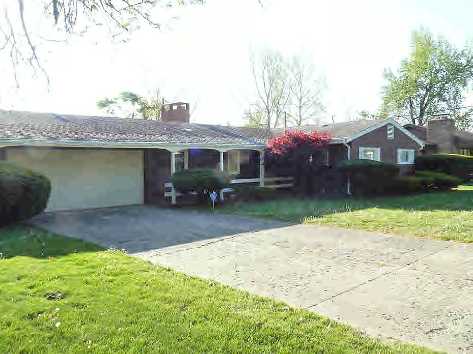 1st image of 806 W Roselawn St