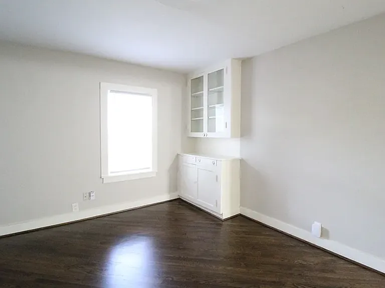 4613 Cambridge St — Photo 10