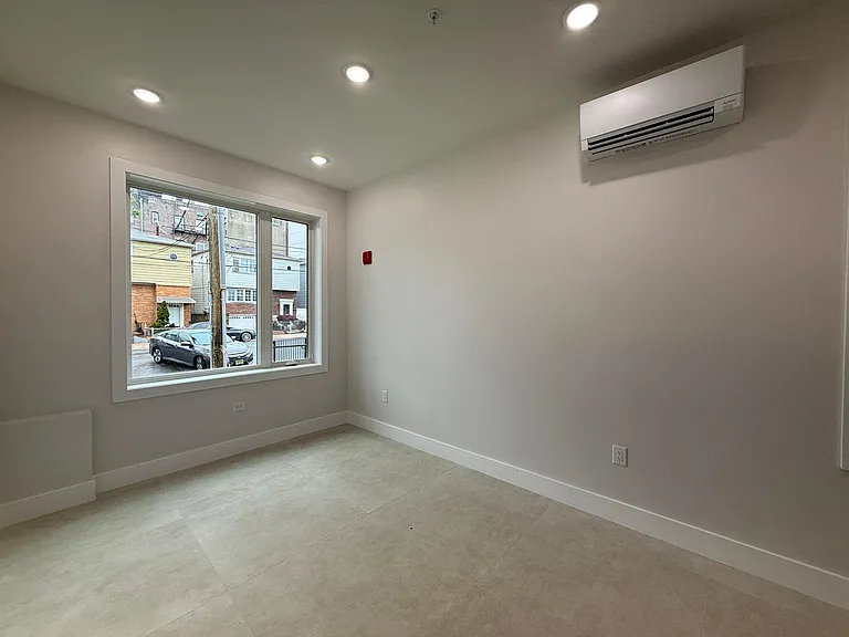 40 Lembeck Ave #101C — Photo 5