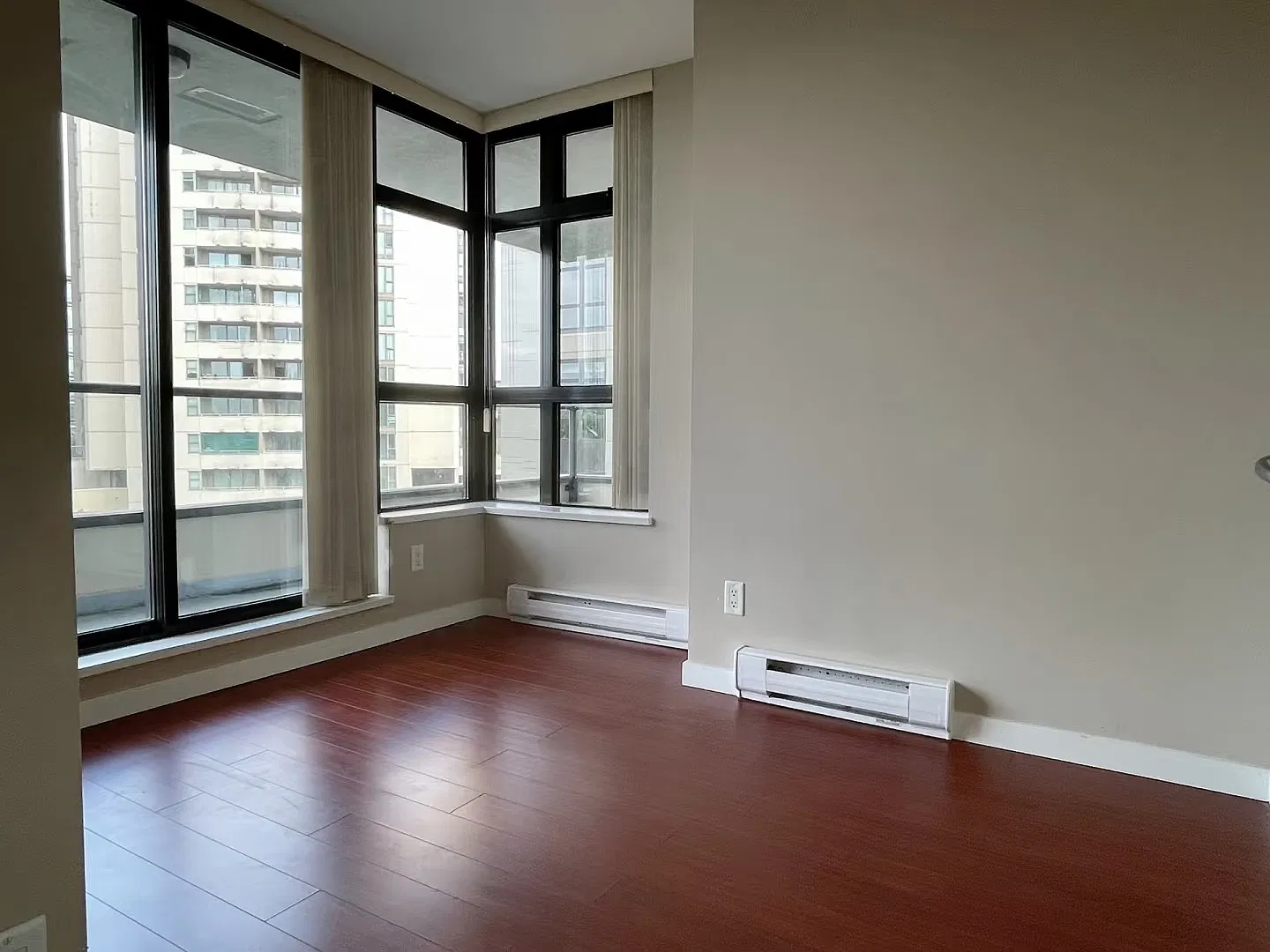 2 bed, 944 sqft, $2,650 — Photo 4