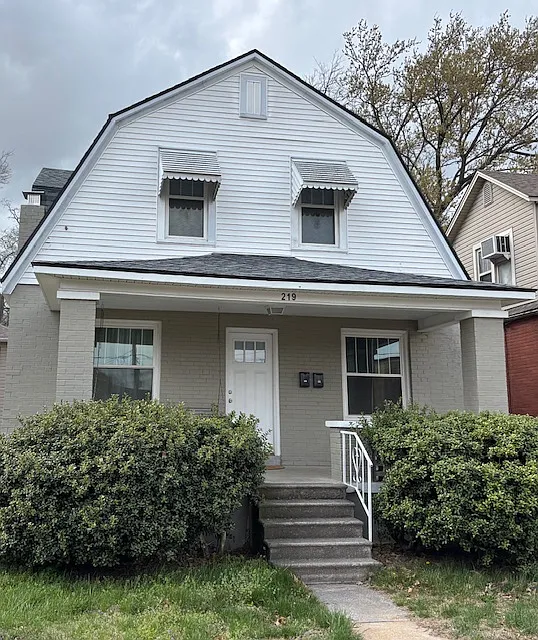 219 N Henderson Ave