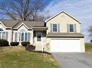 92 Homestead Dr, Lititz, PA 17543