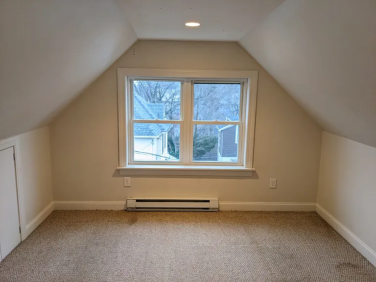 22 Edwards Sq — Photo 16