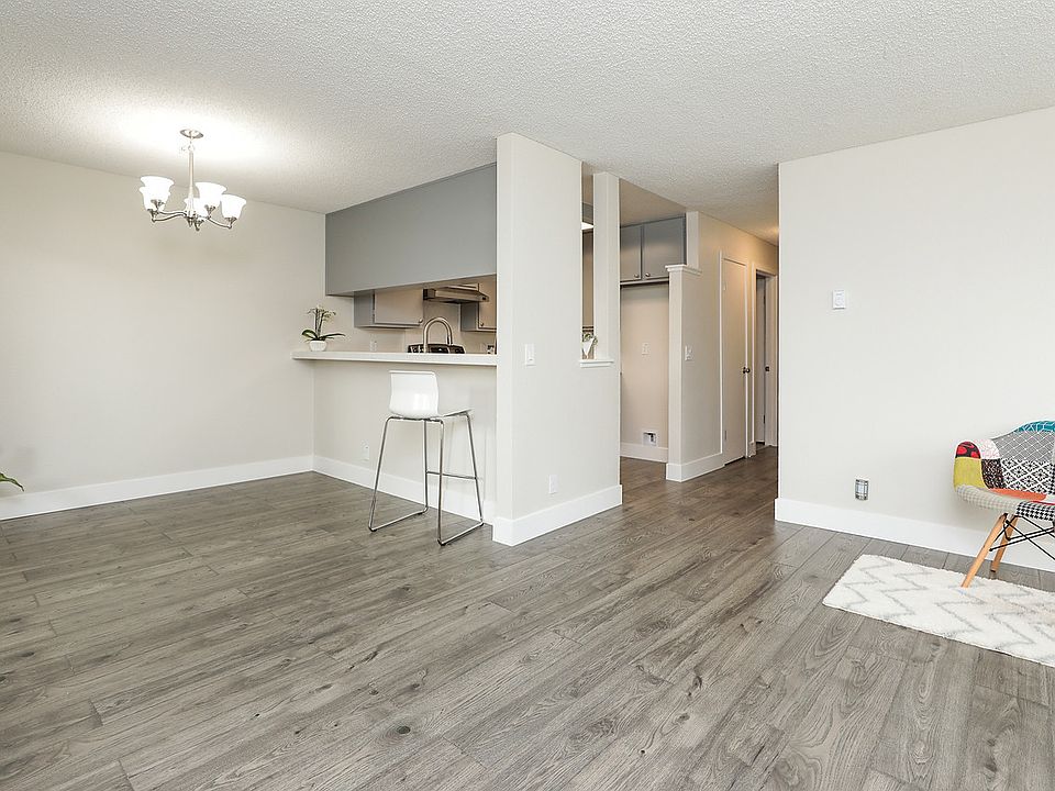 1st image of 203 Sunwood Meadows Pl
