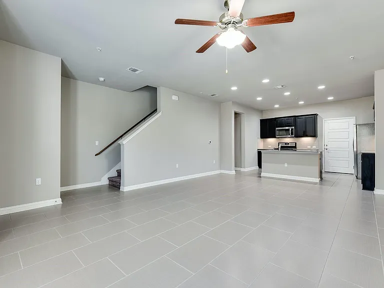 13800 Lyndhurst St #274 — Photo 12