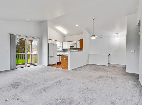 5th image of 1577 Auburn Ln #7D