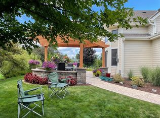 W148N10915 High Ridge Ct, Germantown, WI 53022
