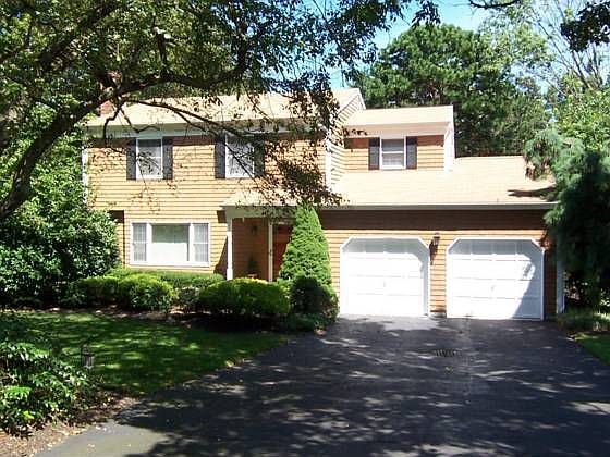 1st image of 26 Lonni Ln