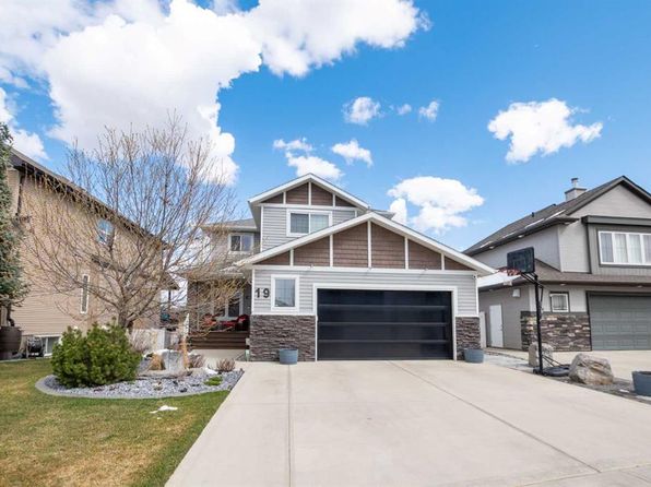 19 W Sorensen Close, Red Deer, AB T4R 0L9